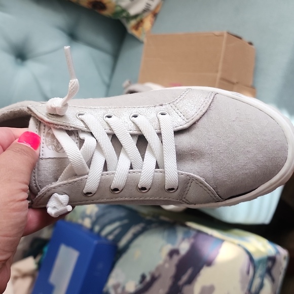 Roxy Sheilahh Platform Casual Shoes - Picture 2 of 4